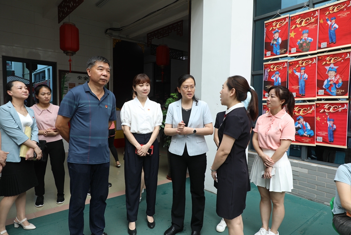 宁化县领导与少年儿童共庆“六一”国际儿童节